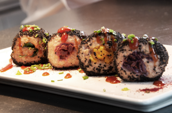 Maki di carne con  cavolo viola  e peperoni grigliati - immagine 2